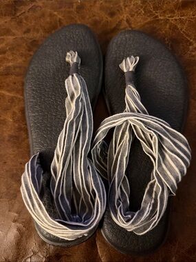 Sanuk Yoga Sling 2 Striped Sandals - Size 7
